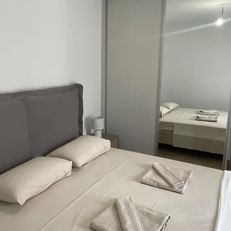 Home Away From Home Artemida  Buitenkant foto